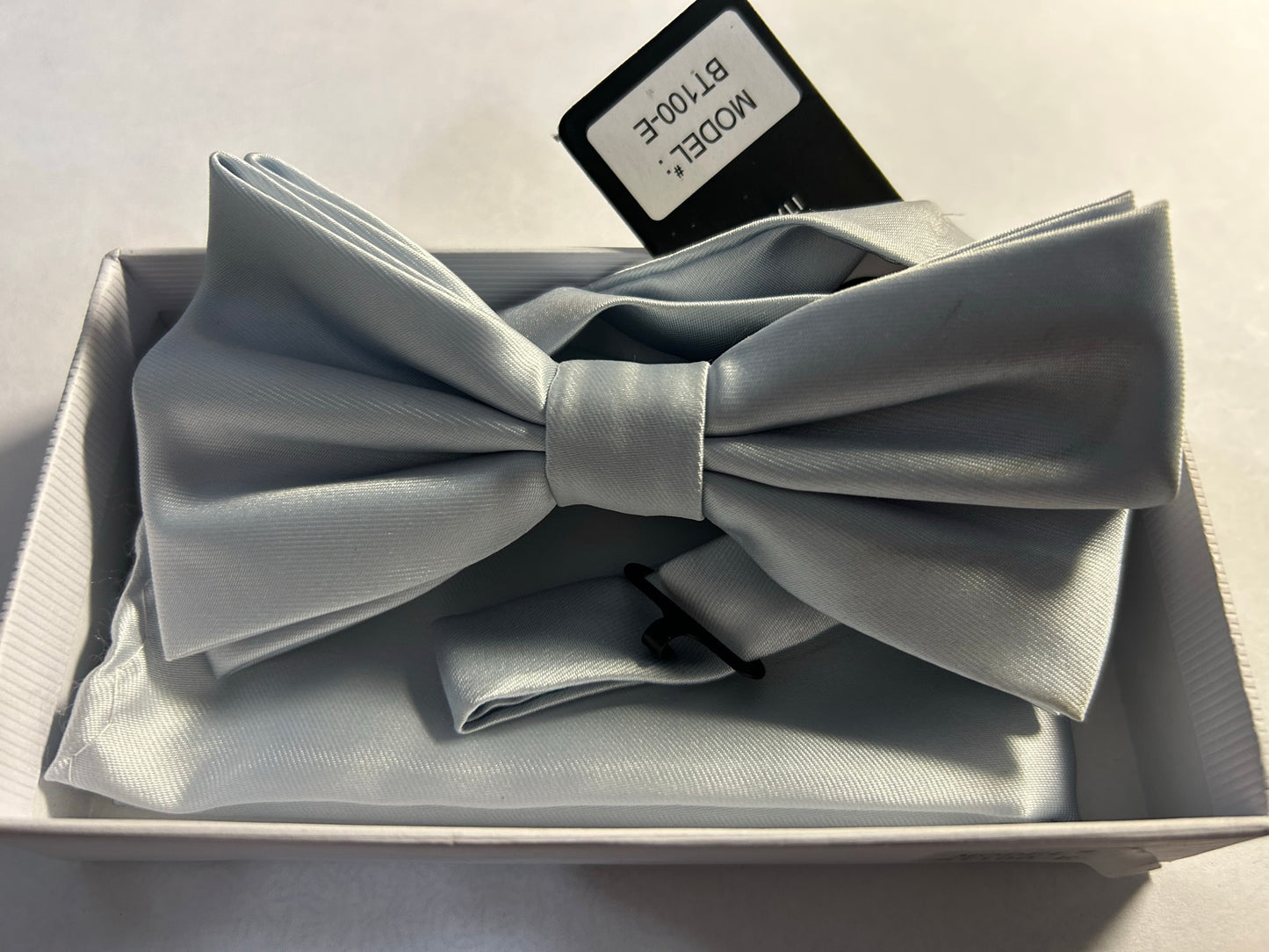 Bowtie With Hankie, Adult