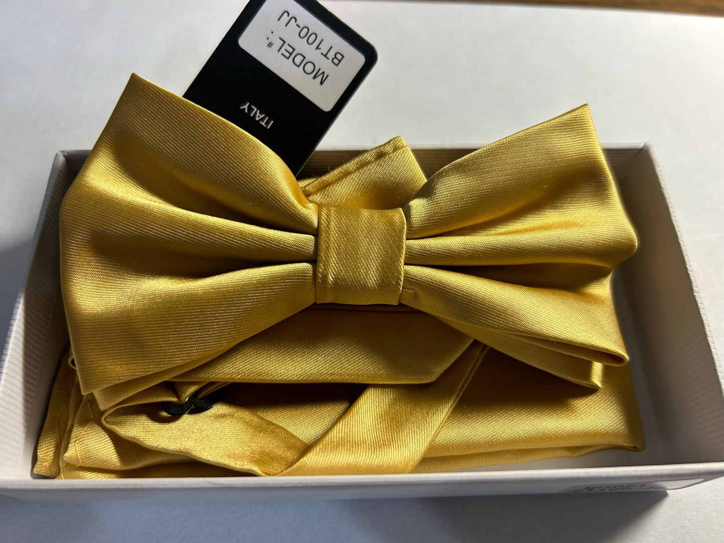 Bowtie With Hankie, Adult